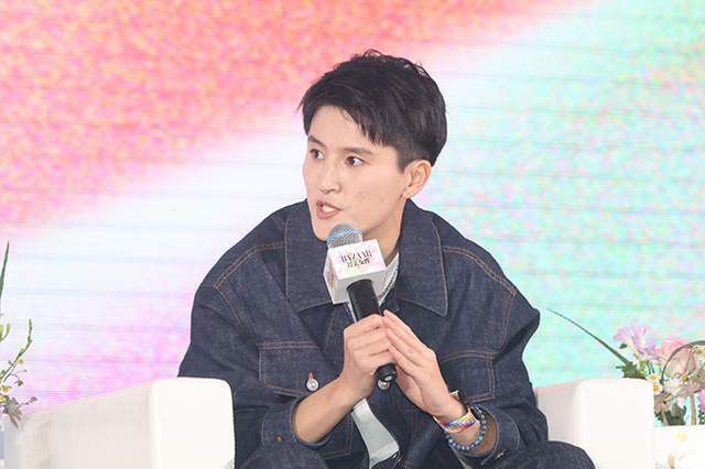 “我预测阿森纳会夺得本赛季的冠军，我只是觉得在曼城三冠王以及英超三连冠之后，球队可能会遇到像对阵利物浦时的情况，缺少高效的门前感觉。